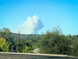 Crozier Fire smoke cloud in El Dorado County